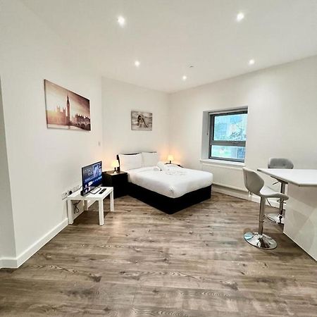 Alarabi Apartments-Studio Flat ครอยดอน ภายนอก รูปภาพ