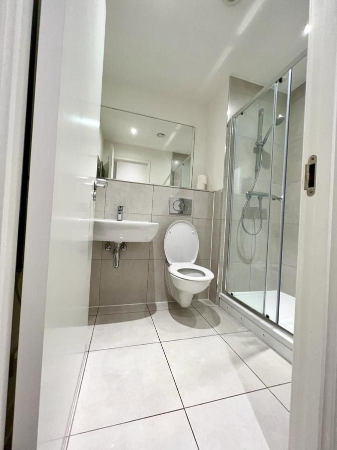 Alarabi Apartments-Studio Flat ครอยดอน ภายนอก รูปภาพ