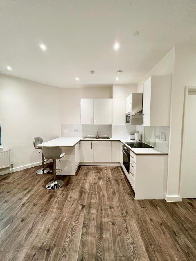 Alarabi Apartments-Studio Flat ครอยดอน ภายนอก รูปภาพ