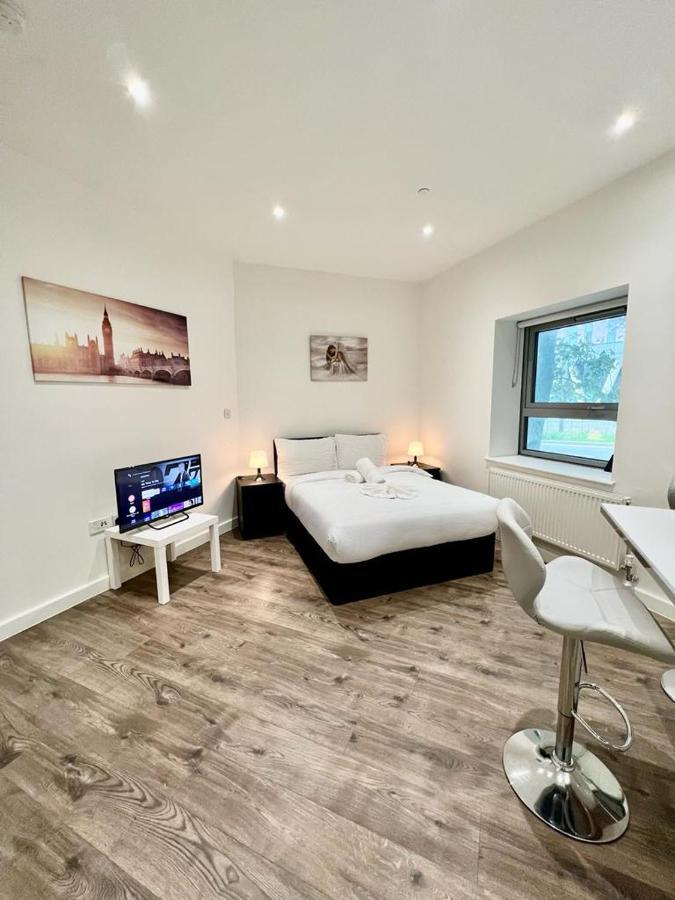Alarabi Apartments-Studio Flat ครอยดอน ภายนอก รูปภาพ