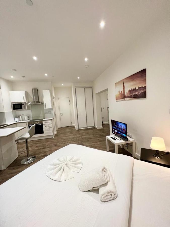 Alarabi Apartments-Studio Flat ครอยดอน ภายนอก รูปภาพ